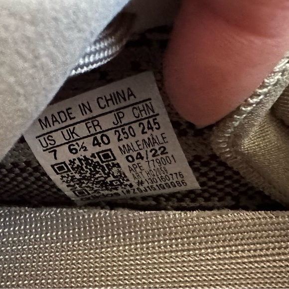 NEW Adidas Yeezy Boost 350 V2 Size 8 US(W)/ 7 US(M) Granite Gray Core Black - Picture 9 of 16